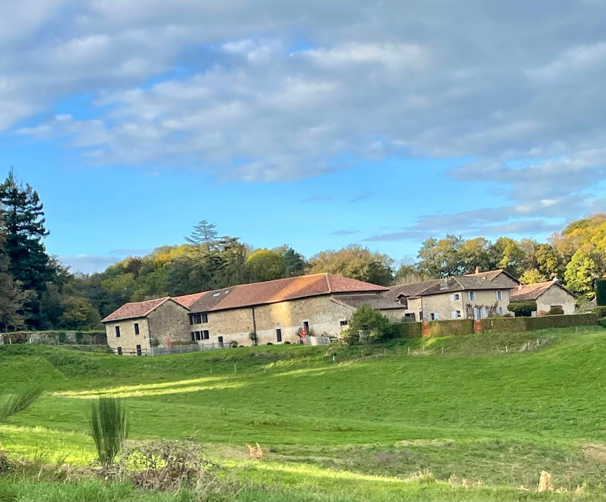 Domaine De Montmery Sa Piscine Son Jardin Ses Espaces Ambazac Exteriör bild